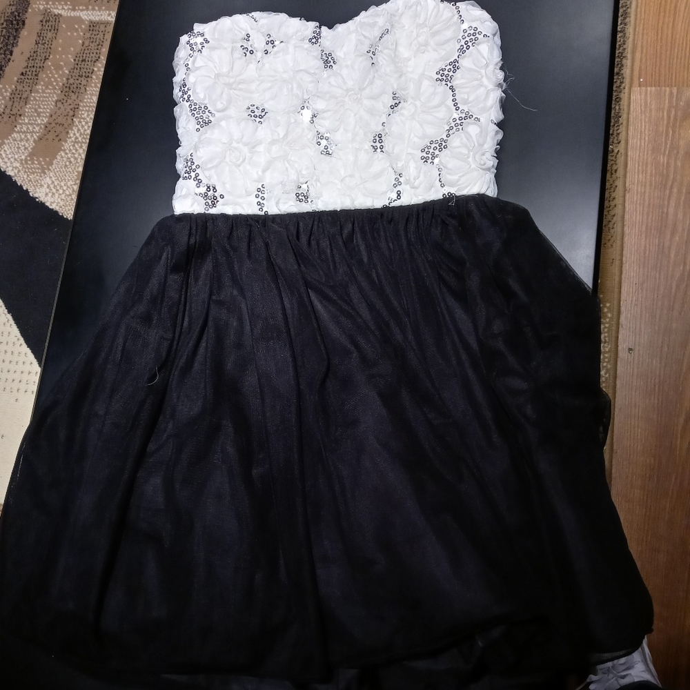 Black and White Strapless Party Dress Size 5